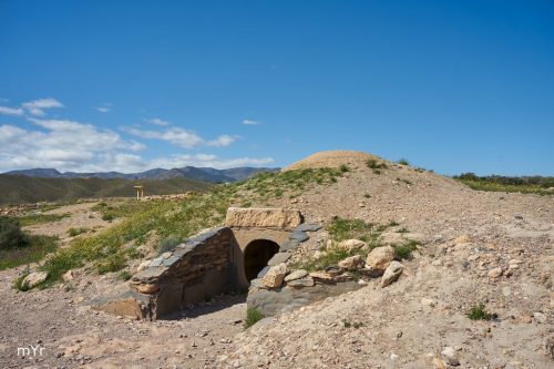 Necropolis de Los Millares tumba reconstrida Santa Fe de Mondújar Almeria