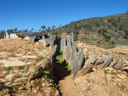 Dolmen  Pozuelo-3 F1- Zalamea la Real - Huelva Andalucía