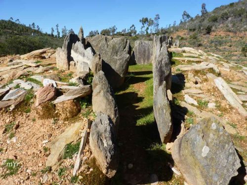 Dolmen  Pozuelo-4 F1- Zalamea la Real - Huelva Andalucía