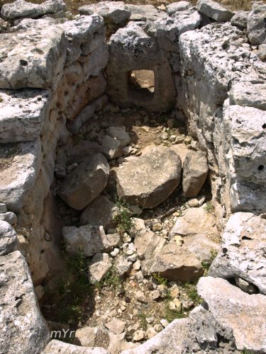 Naveta-de-Biniac-occidental F2-Alaior-Menorca Baleares