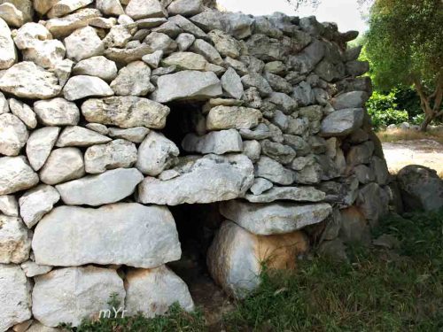 Naveta-de-Biniac-oriental F1-Alaior-Menorca Baleares