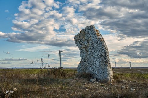 Menhir-de-Piedra-Alta San Pedro Samuel  Pedrosa de Río Úrbel -Burgos Castilla y León