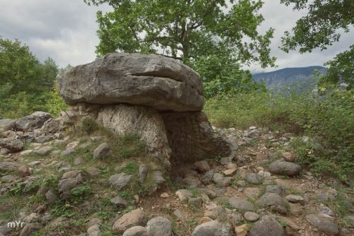 Dolmen-Cal-Cisquet-de-Macaners-o-de-Molers F1-Saldes Barcelona Cataluña