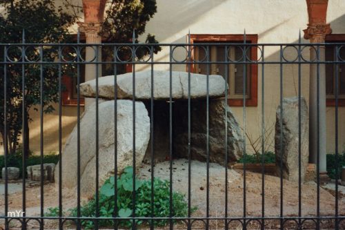 Dolmen-trasladado-al-Museo-Arqueologico-de-Barcelona Cataluña