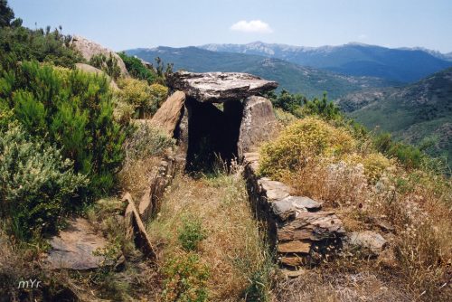 Dolmen-de-Morelles-Espolla-Gerona Cataluña