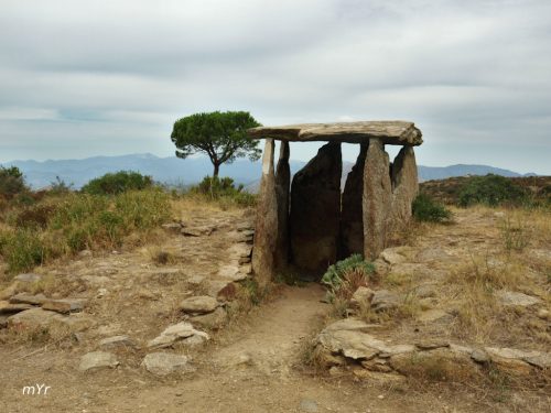 Dolmen-de-Vinyes-Mortes-I-Port-de-la-Selva-Girona Cataluña