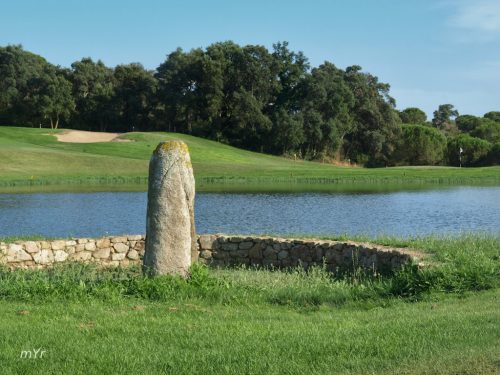 Menhir Pedra-de-les-Goges-Sta-Cristina-d'Aro-Girona Cataluña