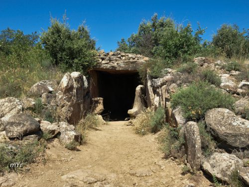 Dolmen-de-Llanera F1 Vila de la Gola dels Bous Lleida. Cataluña