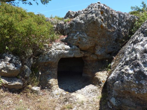 Necropolis Pranu Muttedu Domus de Janas  Goni Cagliari Cerdeña-Italia