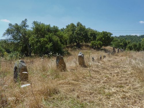 Aliniamiento de Biru 'e Concas F3 Sorgono  Nuoro Cerdeña-Italia