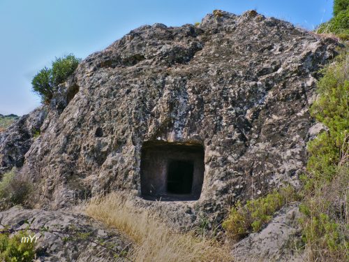 Domus de Janas di Ordari Silanus Nuoro Cerdeña-Italia