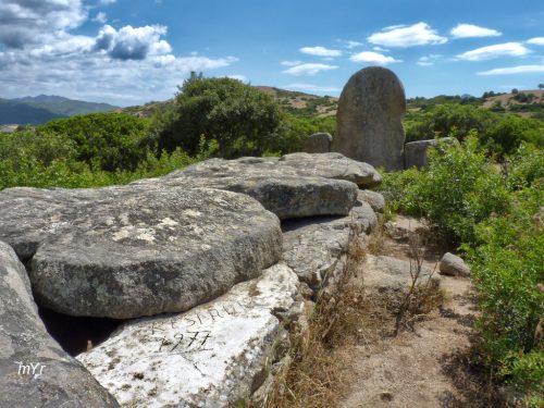 Tomba  giganti di S'Ena e Thomes F2 Dorgali Nuoro Cerdeña-Italia