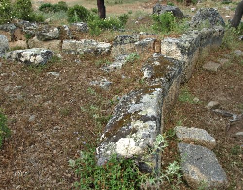 Tombe de giganti Loelle Buddusò e del Correboi  Nuoro Cerdeña-Italia
