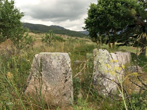 Tombe di Giganti di Madau 1 f2 Pratobello Fonni Nuoro Cerdeña-Italia