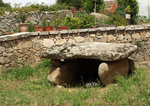 Dolmen-de-Alzoledd Luras Olbia Tempio Cerdeña-Italia