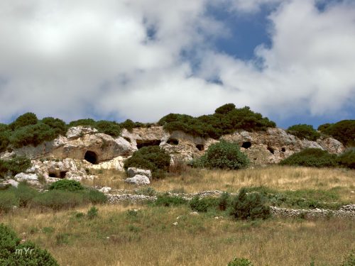 Necropolis Mesu e montes Ossi Sassari Cerdeña-Italia