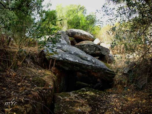 Dolmen-Cueva-del-monjeF2 -La-Roca-de-la-Sierra-Badajoz Extremadura