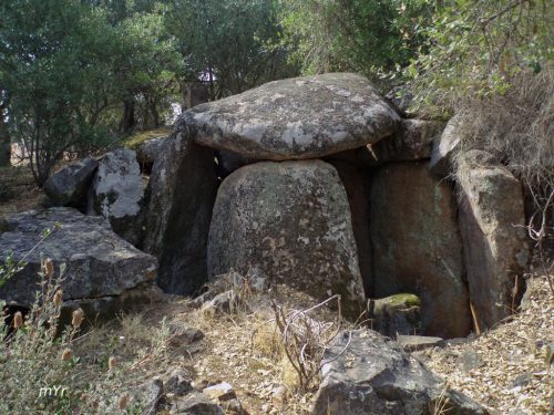 Dolmen-Cueva-del-monje F1-La-Roca-de-la-Sierra-Badajoz Extremadura