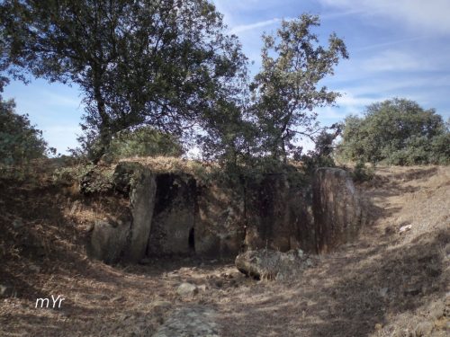 Dolmen de la Cueva-del-moro F1 Roca-de la Sierra Badajoz Extremadura