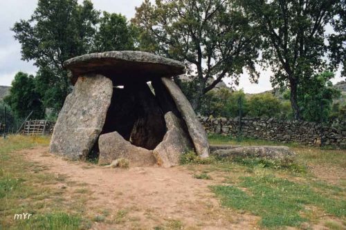 Dolmen Mellizo o Anta de la Marquesa Valencia de Alcantara Cáceres Extremadura