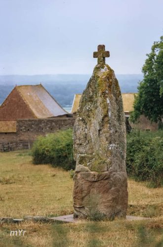 Menhir Pierre-Levée du champ de la Fa Chapelle-sous-Brancion Saône-et-Loire Borgoña