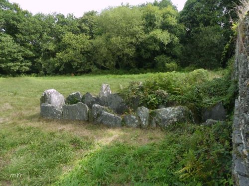 Allée couverte Coët-Correc F2 Mûr-de-Bretagne Lannion Côtes-d'Armor Bretaña Pontivy Côtes-d'Armor Bretaña