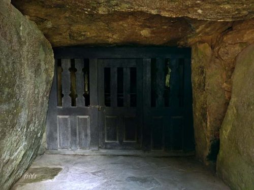 Dolmen de la Chapelle-des-Sept-Saints Vieux-Marché Côtes-d'Armor Bretaña
