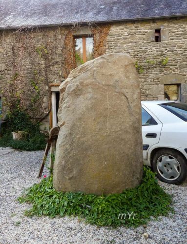 Menhir de Perfaux  Saint-Vran Saint-Brieuc Côtes-d'Armor Bretaña