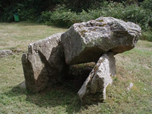 Dolmen de Kervadol 1 Plobannalec-Lesconil  Quimper Finistère Bretaña