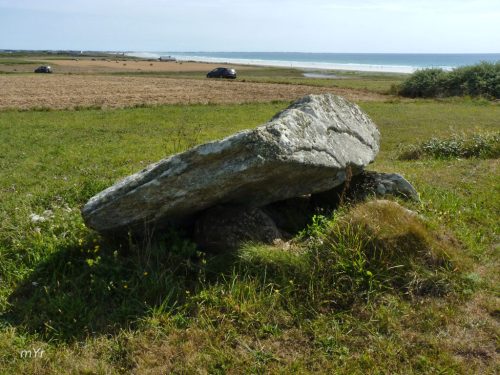 Dolmenes de Reun F2 Plovan Quimper Finistère Bretaña