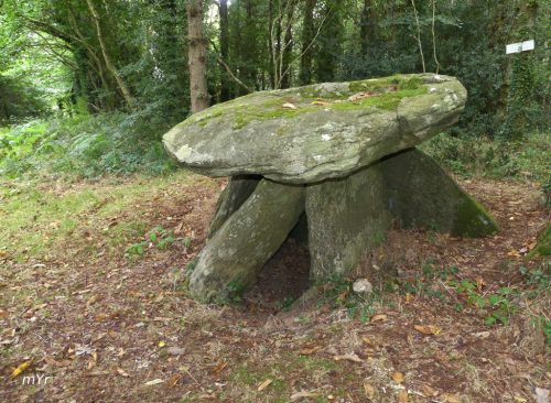 Dolmen de la Chapelle de Kerinec Poullan-sur-Mer Quimper Finistère Bretaña