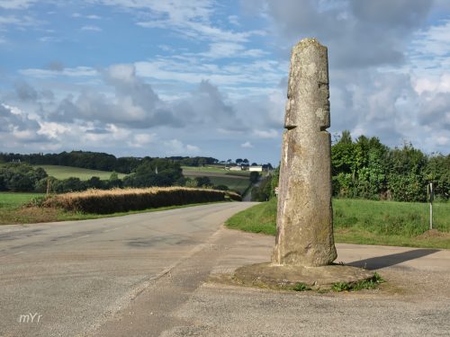 Estela de Ploeven  Châteaulin Finistère Bretaña