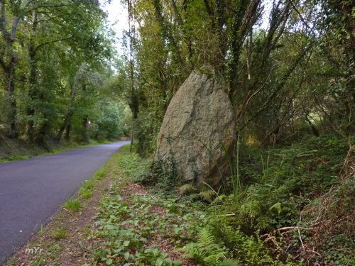 Menhir de Brahiliec Plonéour-Lanvern Quimper Finistère Baretaña