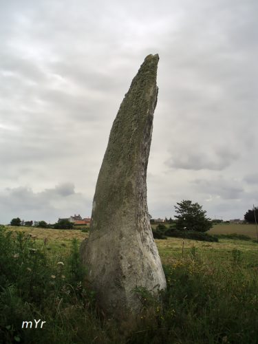 Menhir de Couinandré Plouescat  Quimper Finisterre Bretaña