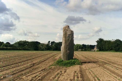 Menhir de Goarivan Plouguerneau Brest Finistère Bretaña