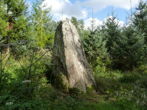 Menhir de Kerhuel Saint-Évarzec Quimper Finistère Bretaña