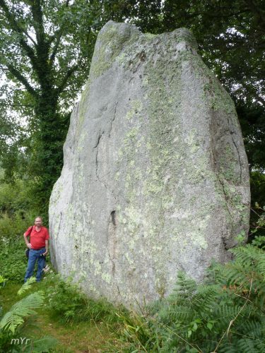 Menhir de Kerscaven Penmarch F2 Quimper Finistère