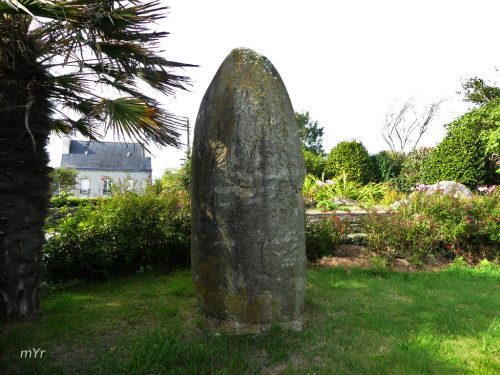 Menhir de Lésaouvréguen Poullan-sur-Mer Quimper Finistère Bretaña