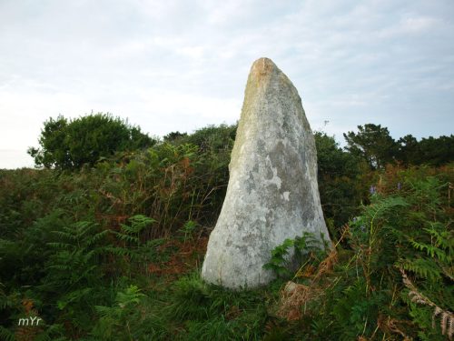 Menhir de Luguenez Beuzec-Cap-Sizun Quimper Finistère Bretaña