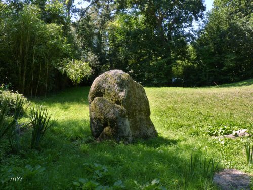 Menhir de Poulquer Bénodet Quimper Finistère Bretaña