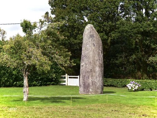 Menhir de Saint-Guinec o Cloître Huelgoat Morlaix Finistère Bretaña