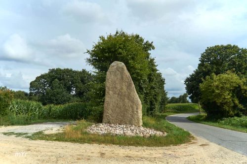Menhir de la Ville Ean Ménéac Pontivy Morbihan Bretaña