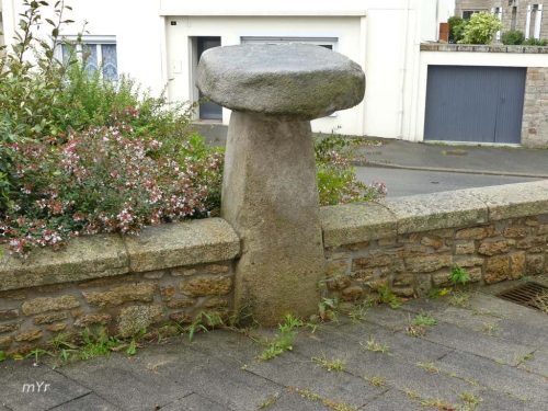 Stèle de Camors Pontivy  Morbihan Bretaña