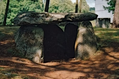 Dolmen de Cabaleiros  Tordonia A Coruña Galicia
