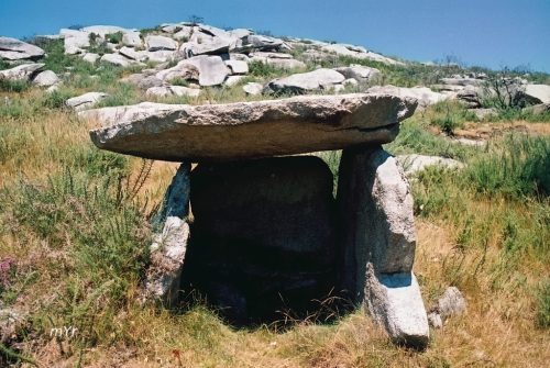 Dolmen de Fornela dos Mouros San Simón de Nande Laxe A Coruña. Galicia