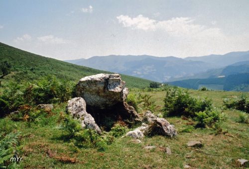 Dolmen-de-Ainoeme-Goizueta-Navarra