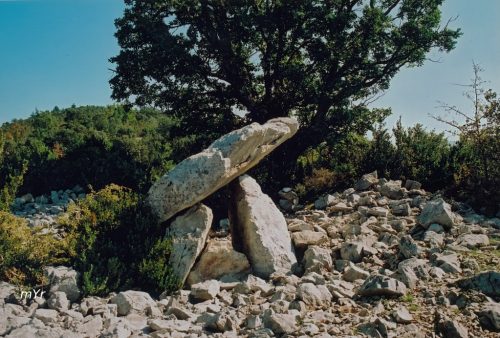 Dolmen de Faulo San Quirico Biguezal-Navarra