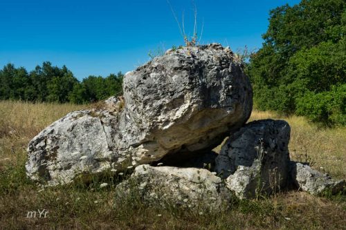 Dolmen La pierre du General o Le Bourdil Faux Issigeac Dordogne Nueva Aquitania
