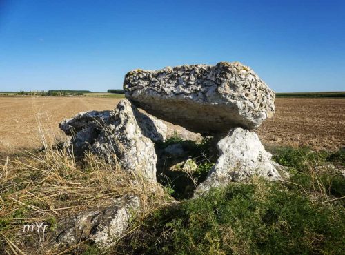 Dolmen Pierre Levée de Massigny Villiers Poitiers Vienne Nueva Aquitania