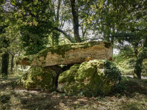 Dolmen de Chiroux  La Pierre-Levée Plaisance Montmorillon Vienne Nueva Aquitania